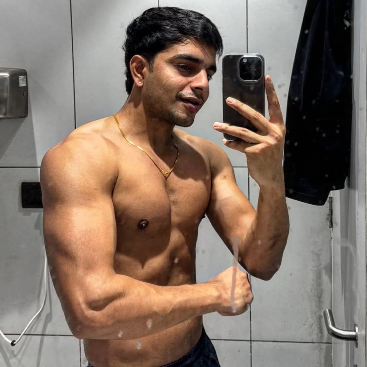 Varun Yadav Laila Parents, Age, Family, Height, birthday, Biography Varun Yadav Laila Age Varun Yadav Laila Height Varun Yadav Laila Parents Varun Yadav Laila Sister Varun Yadav Laila Father Varun Yadav Laila Mother Varun Yadav Laila brother Varun Yadav Laila Girlfriend Varun Yadav Laila Net Worth Varun Yadav Laila Biography Varun Yadav Laila YouTube Channel Laila Yadav Age Laila Yadav Height Laila Yadav Relationships Varun Yadav Laila and Aarush Bhola Relationship Laila Yadav Friend Aarush Bhola Varun Yadav Laila Instagram